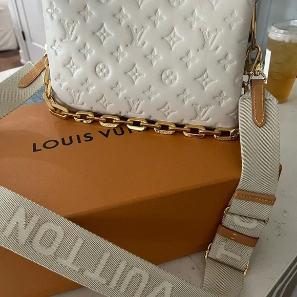 LV Bag - Picture 2 of 3